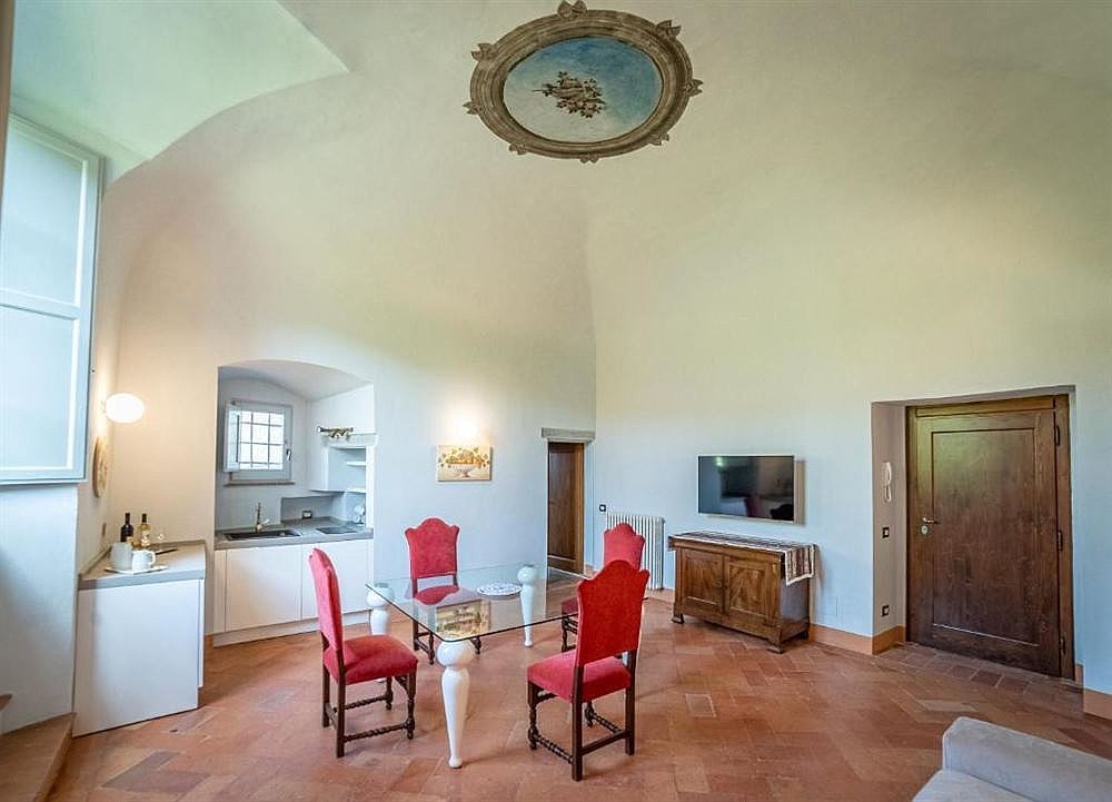 Historical Renaissance Palace Smartway table and chairs