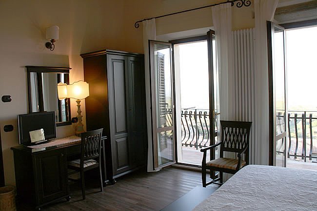 suite_32_camera02