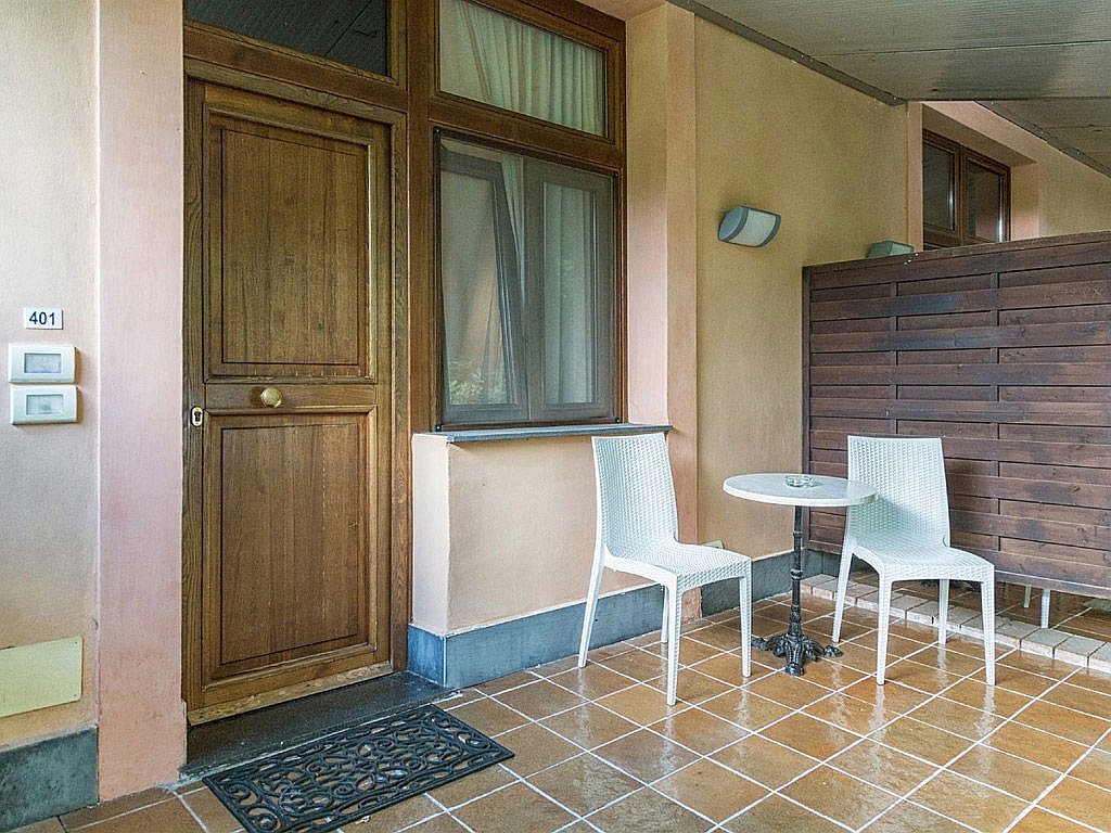 Venue image 100