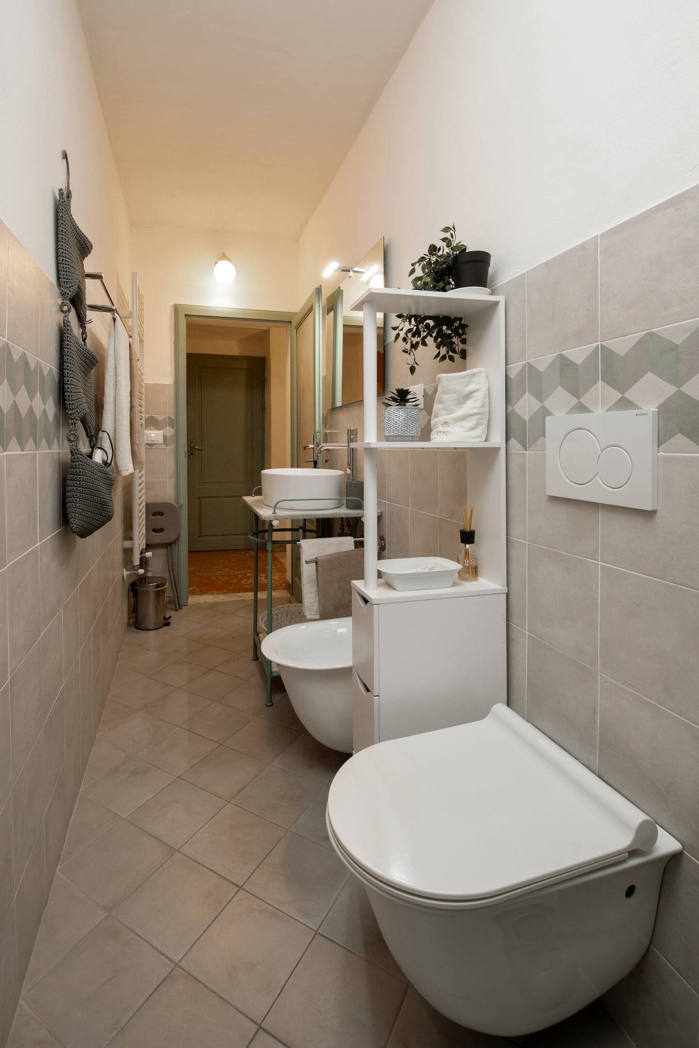 Gallery image 16009