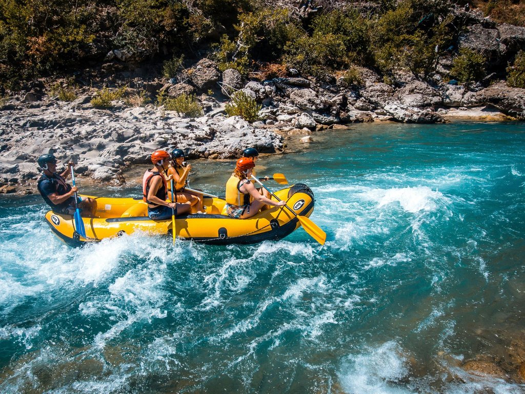 Rafting trought the Waterfalls
