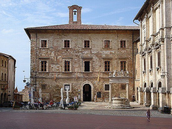 72810_montepulciano_palazzo_del_capitano