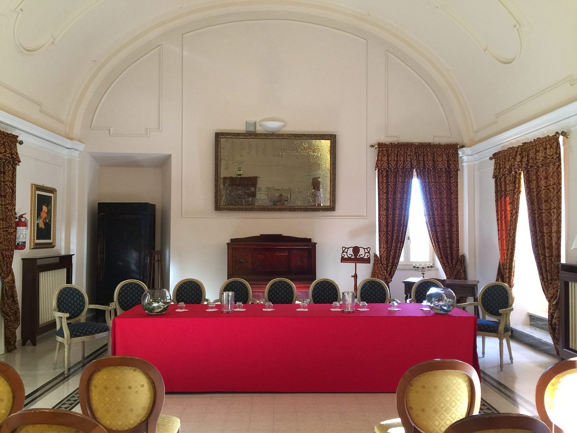 tavolo conferenza salone delle feste (1)