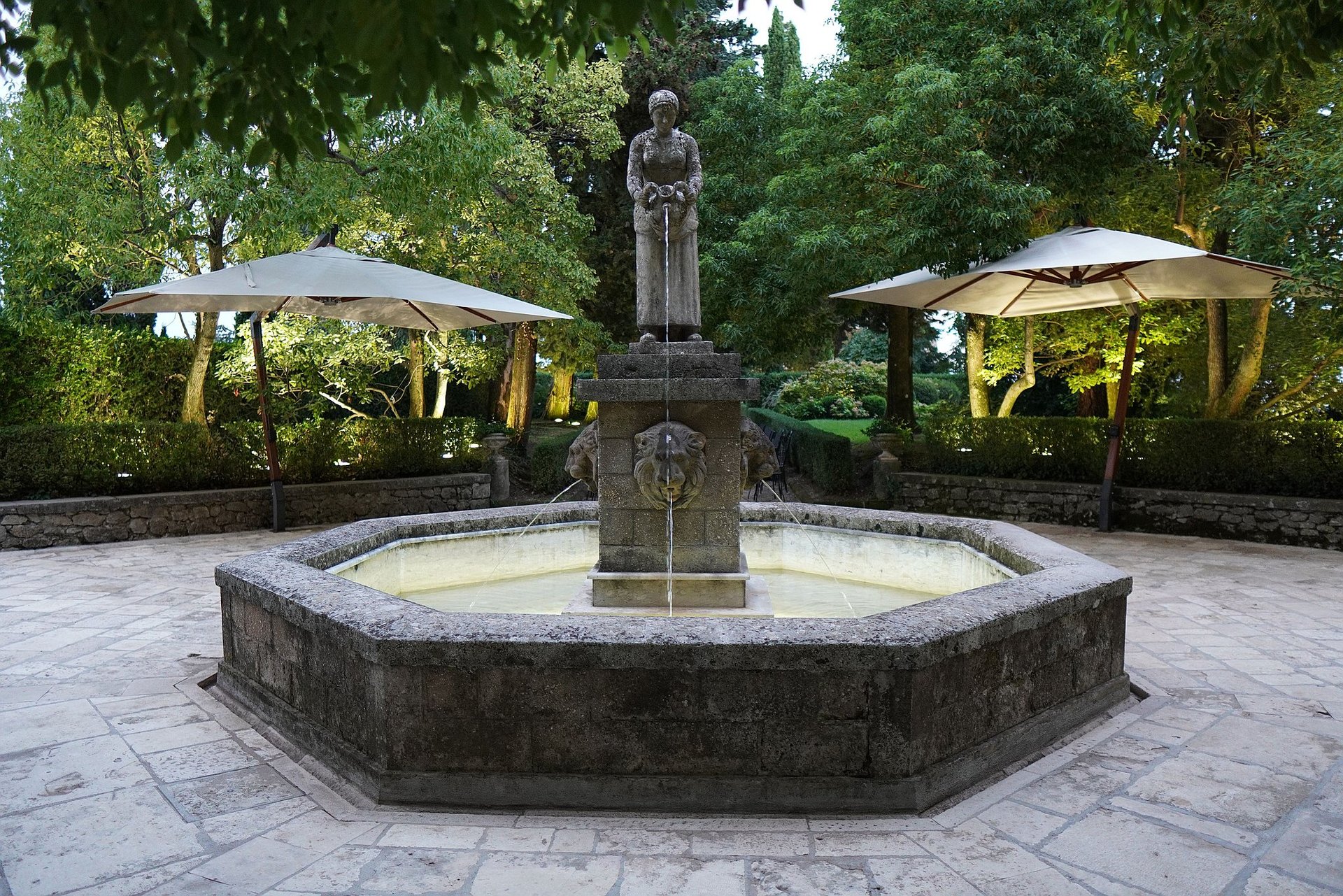 Gallery image 287